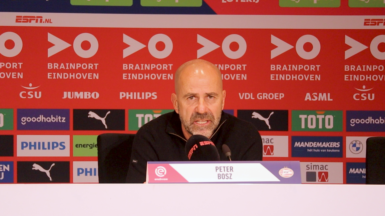 Thumbnail for article: Bosz verklaart PSV-wissel tegen Ajax: 'Ik snap dat hij pissig is'