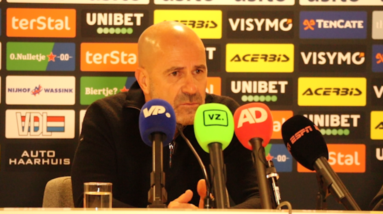Thumbnail for article: Bosz geeft update over uitgevallen PSV'er: 'Duizelig, oog zat behoorlijk dicht'