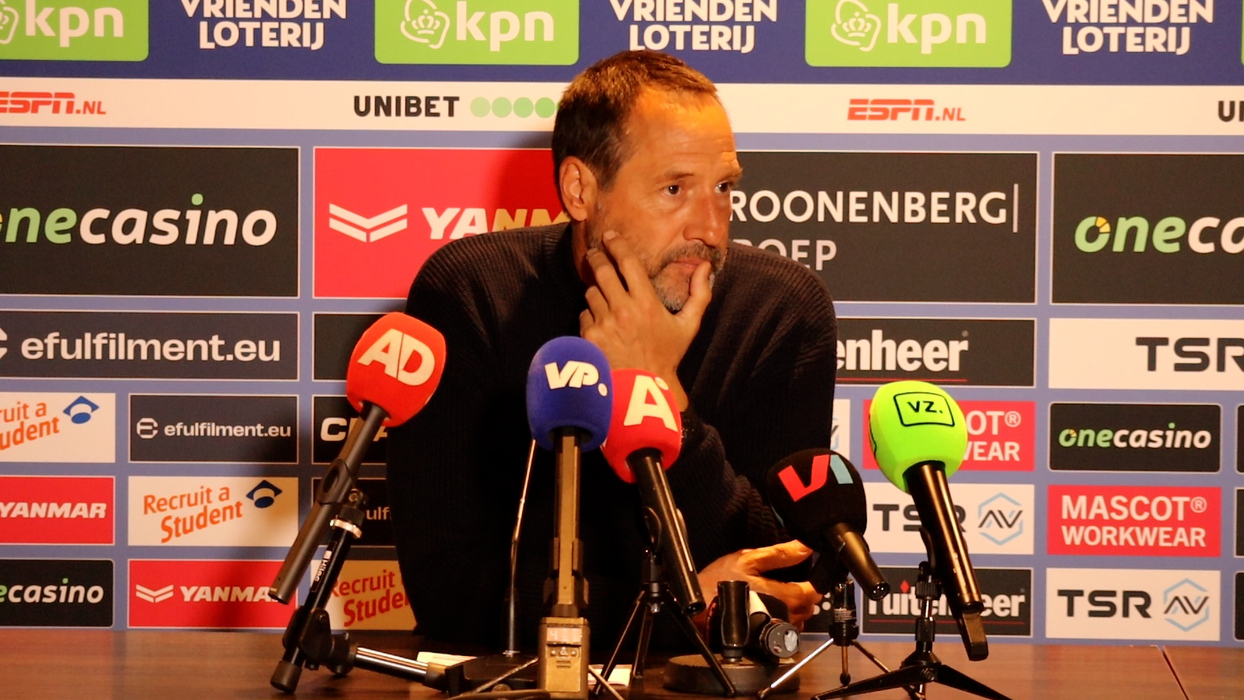 Thumbnail for article: Van 't Schip ziet Ajax kwakkelen: 'Dit zijn afspraken die niet worden nagekomen'