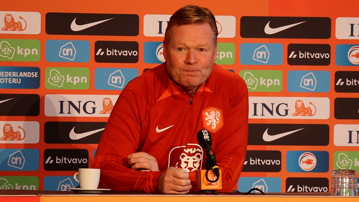 Thumbnail for article: Koeman gaat in op situatie Blind: 'Daarom zit hij nog bij het Nederlands elftal'