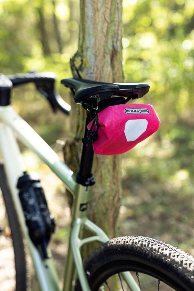 Cyber-pink klik voor vergroting