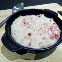 Summit To Eat Rice Pudding With Strawberry Rijstpudding-aardbei